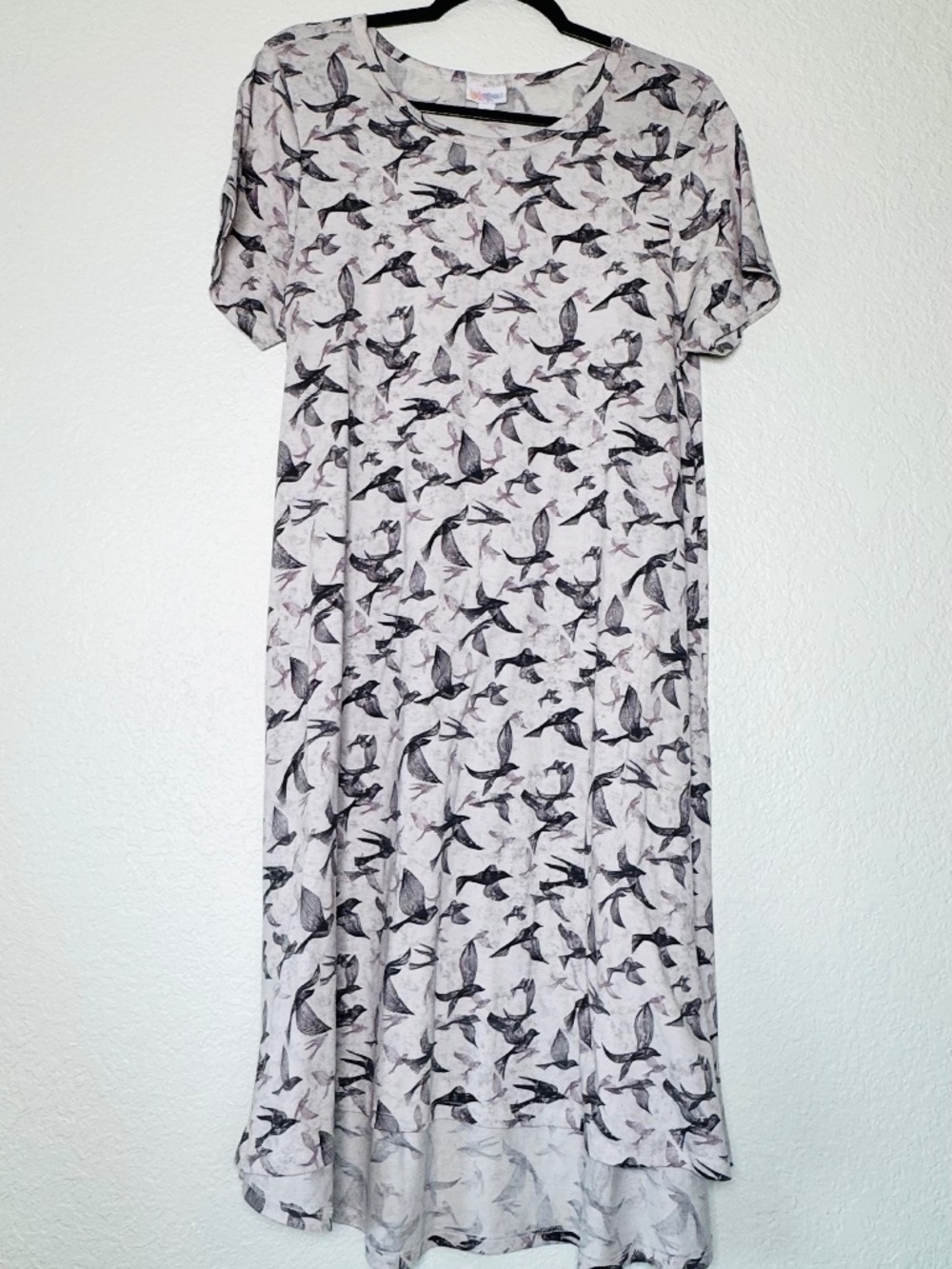 LuLaRoe Carly Swing Dress Women’s Large Gray Bird Pattern Comfortable Flowy